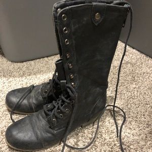 Combat boots